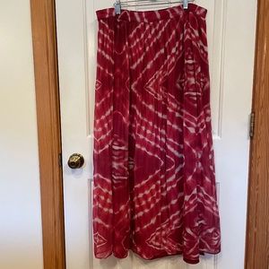 Chico’s Maxi Skirt Size L Tie Dye with Pleats